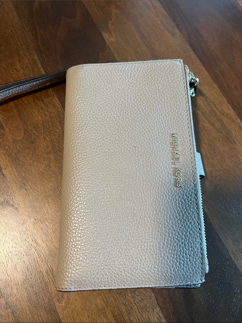 Michael Kors Leather Smartphone Wristlet Wallet - Picture 7 of 7